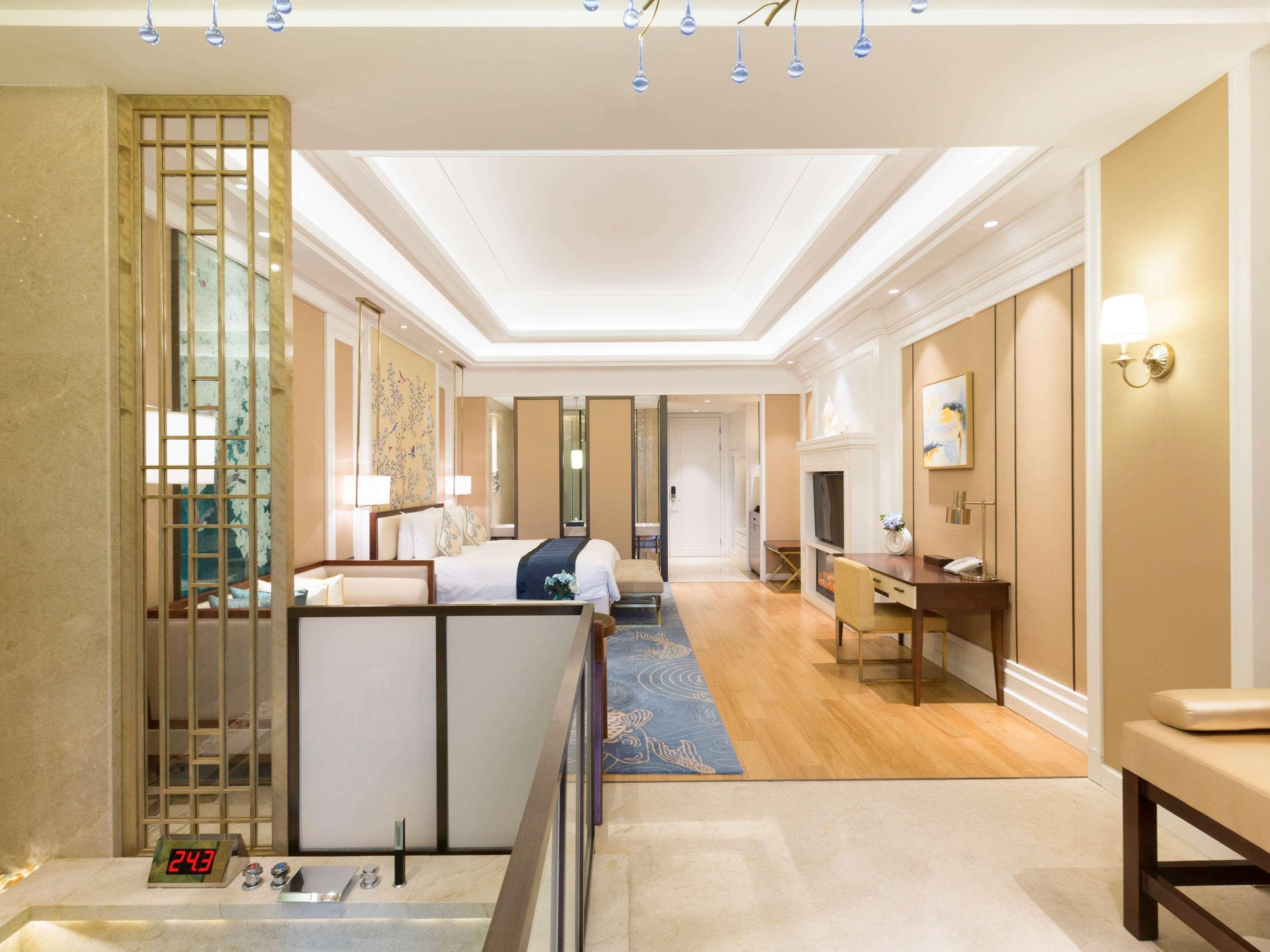 Grand Mercure Zhengzhou West Exterior photo
