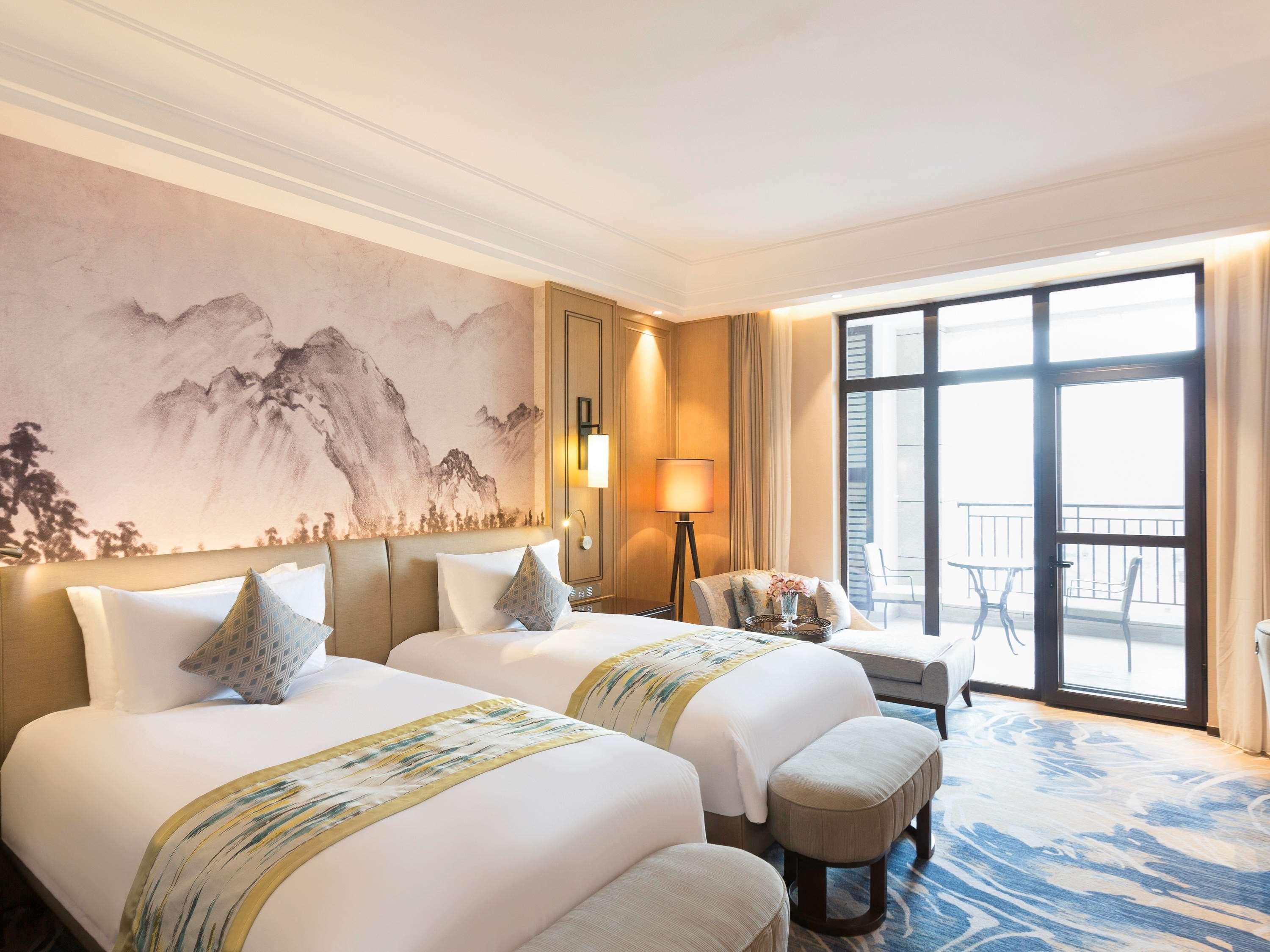 Grand Mercure Zhengzhou West Exterior photo
