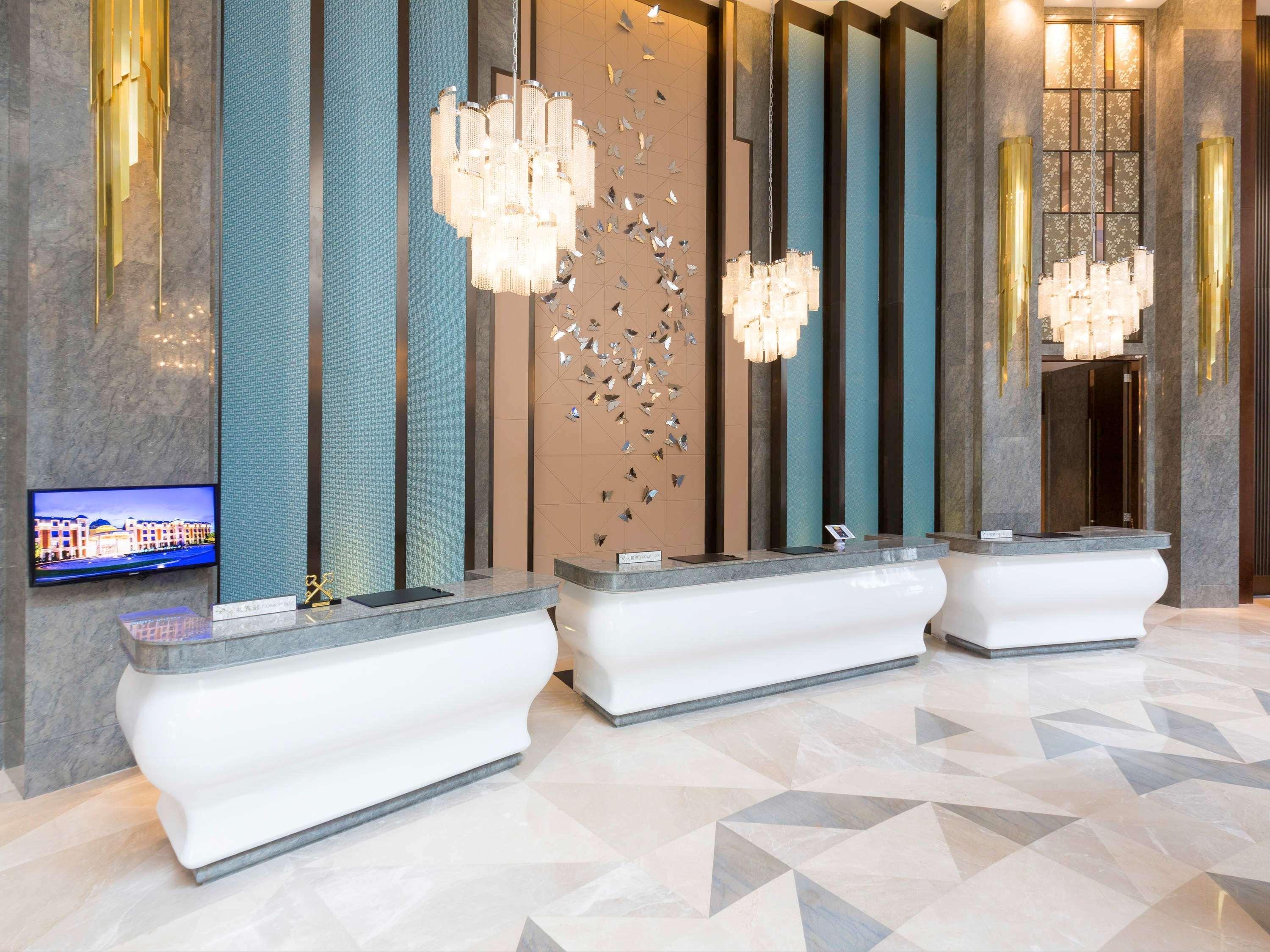 Grand Mercure Zhengzhou West Exterior photo